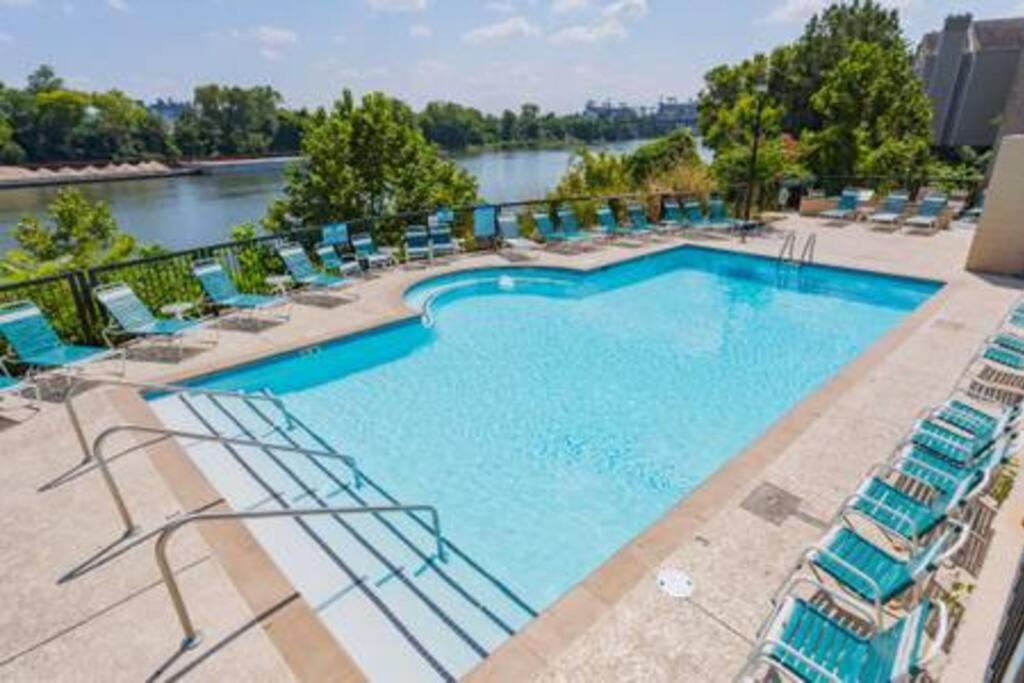 Captain's Quarters Riverfront #1 Apartment Nashville